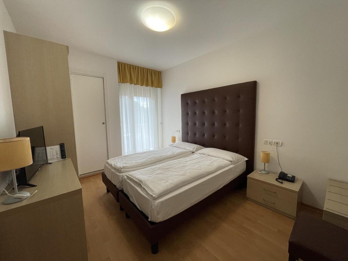 Hotel Garni Losanna Bibione Bagian luar foto