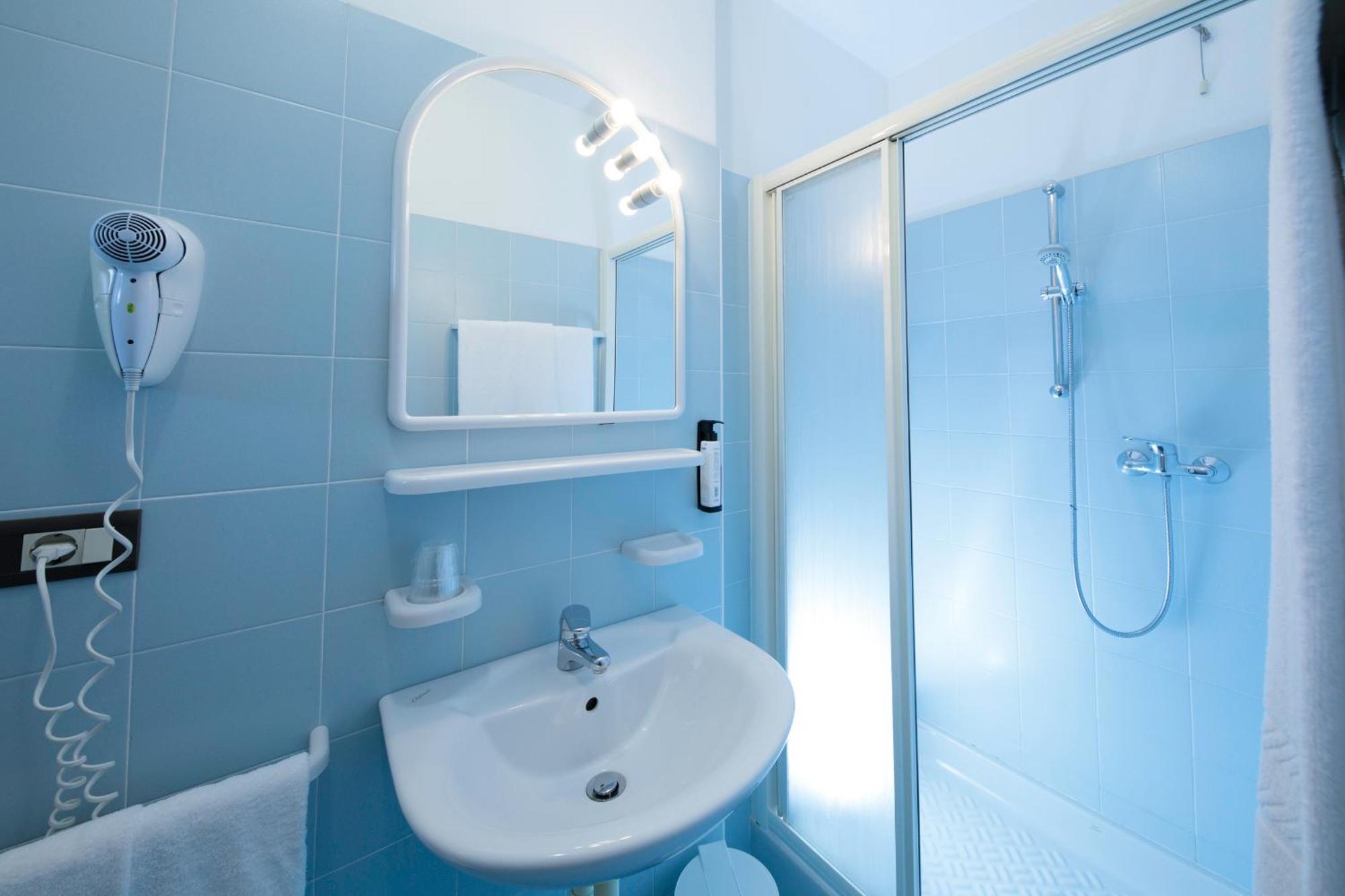 Hotel Garni Losanna Bibione Bagian luar foto